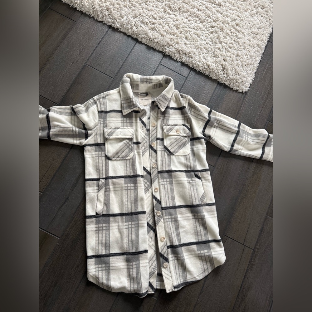 Thread & Supply Checkered polar fleece shacket in a grey combo color Sz Medium
